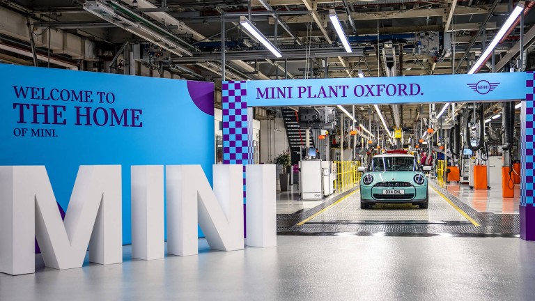 MINI'nin Evi Olan Plant Oxford'da Yeni MINI Cooper'ın Üretimine Başlandı. | MINI Türkiye