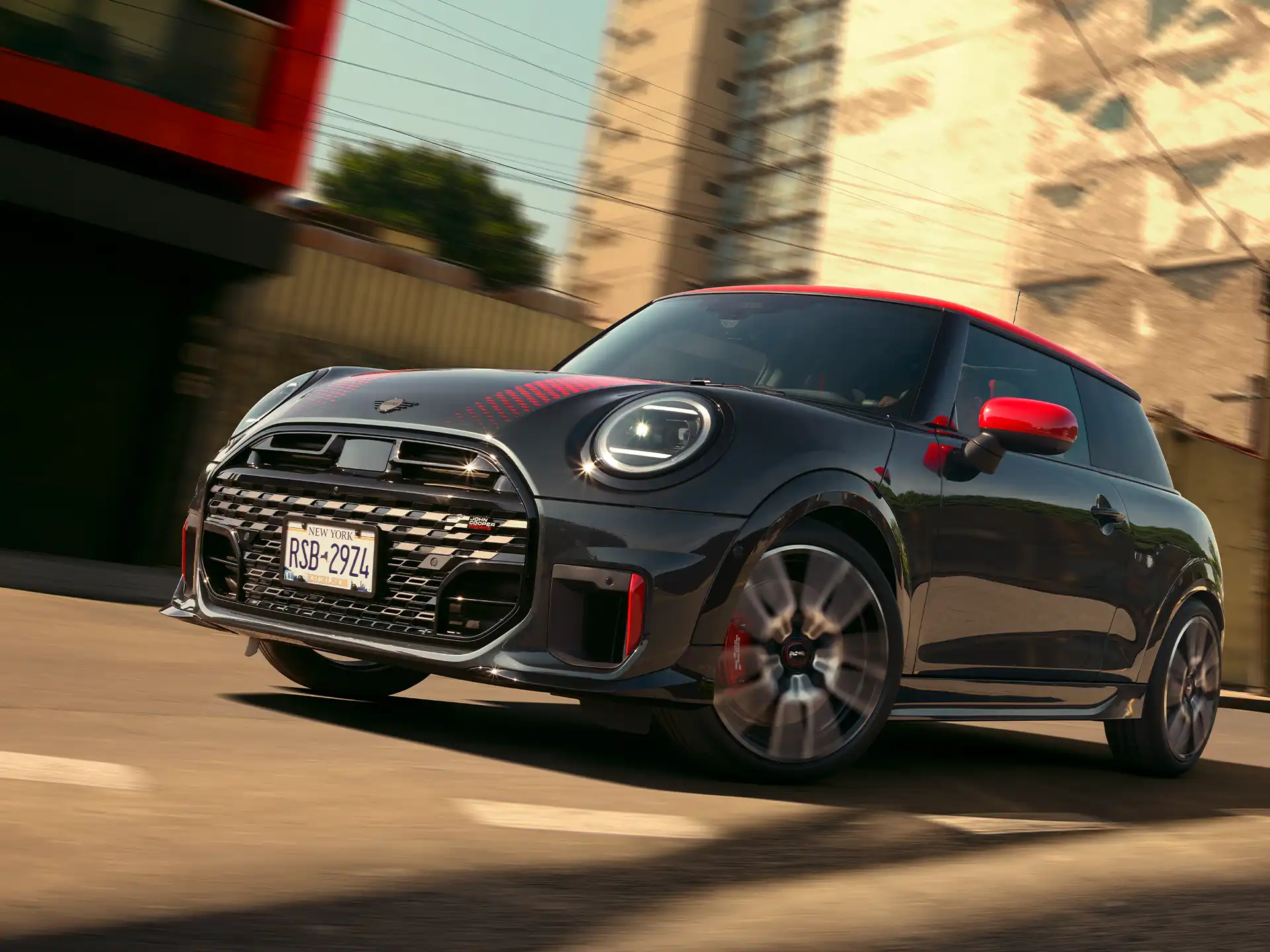 MINI John Cooper Works - Yan Görünüm